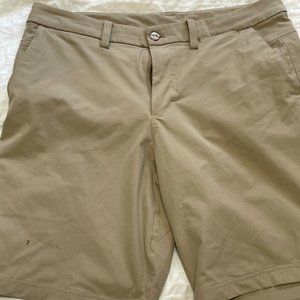 Lululemon ABC shorts Khaki sz 36